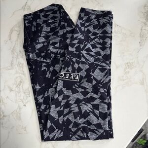 Fleo women’s  Black & Gray Geometric El Toro leggings